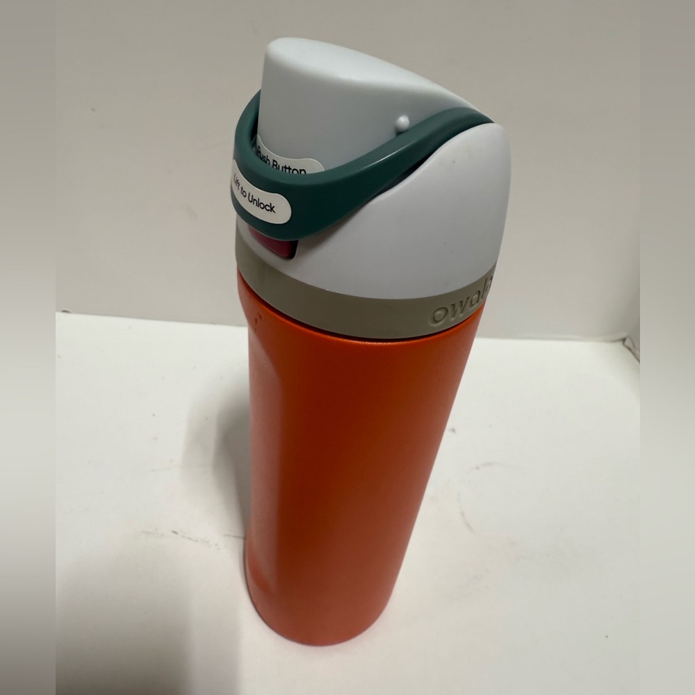 24 oz Owala FreeSip with Straw NEW